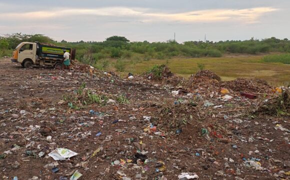 மன்னார்குடியின் மிகப்பெரிய நீர் ஆதாரம் குப்பைகிடங்காக மாறும் அவலம்.